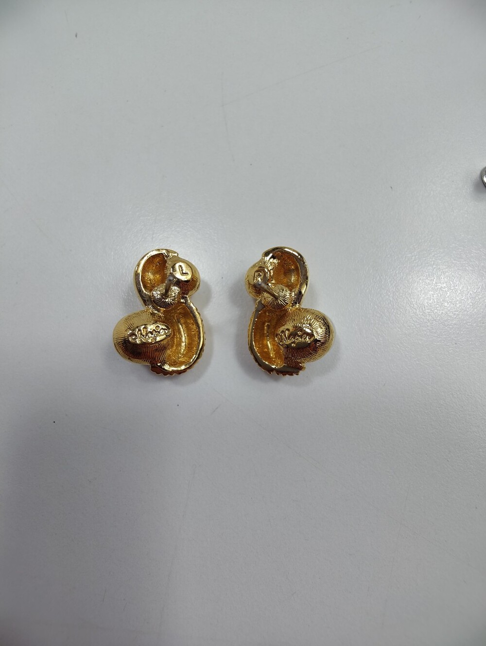 Signed Napier Faux Pearl Gold Tone Swirl Earrings Vintage Designer Pearl Stud - Picture 4 of 12